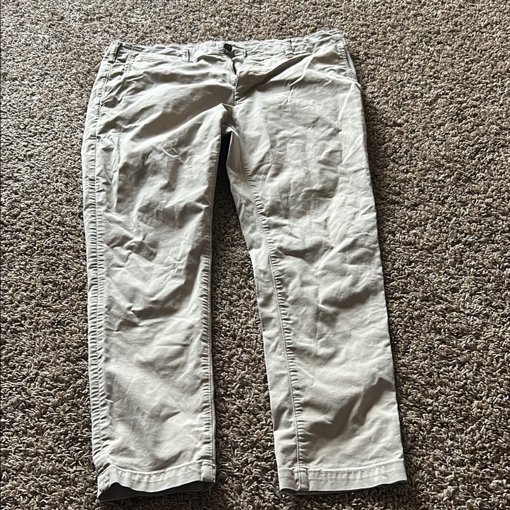 American Eagle Outfitters Tan Chinos Relaxed Fit